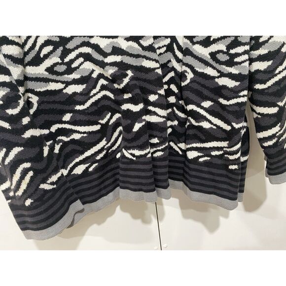 Issac Mizrahi Cardigan Sweater Size 2XL Black White Zebra Print Button Up Knit - Picture 9 of 10